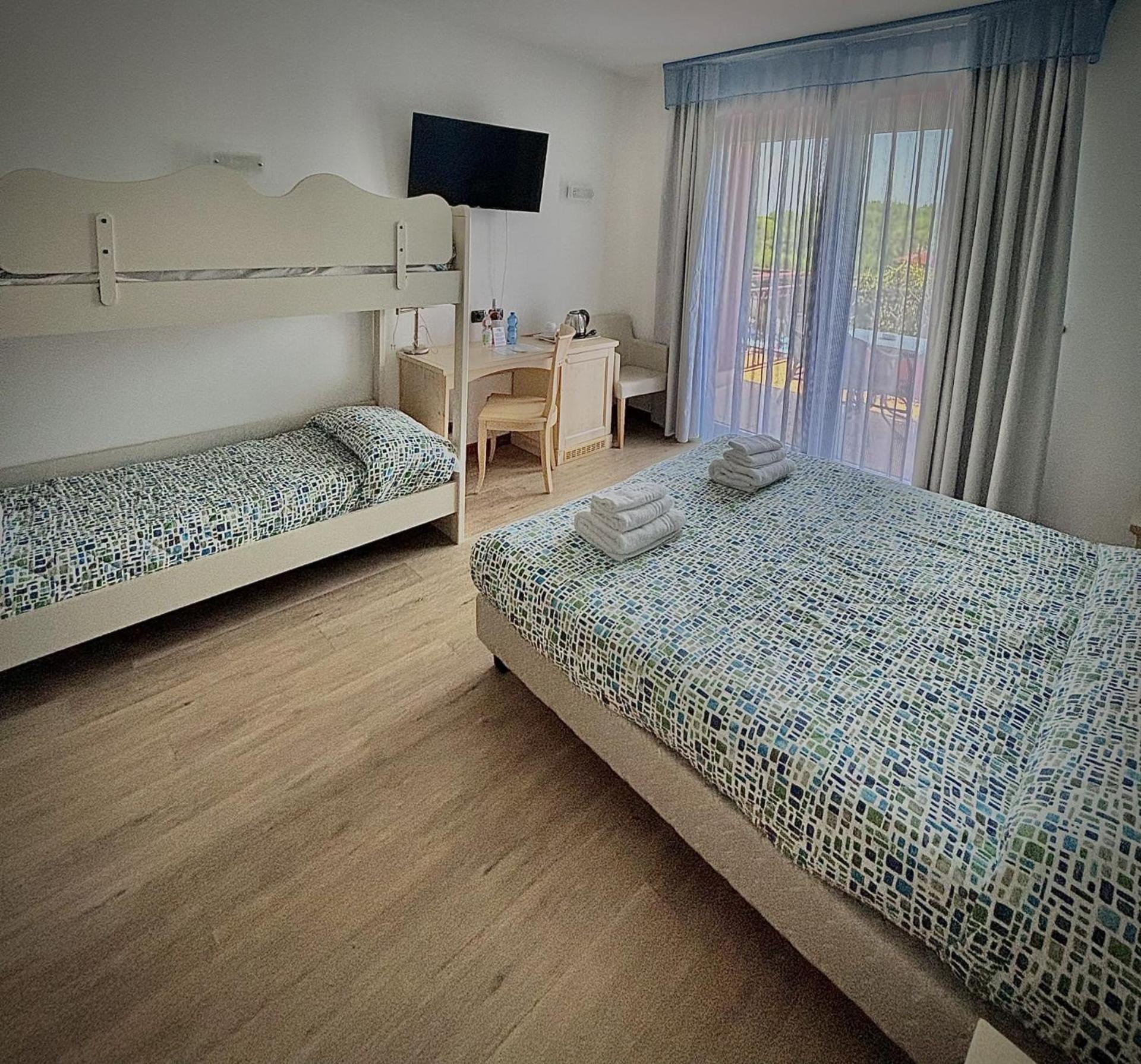 Hotel Bella Italia بسكييرا ديل غاردا المظهر الخارجي الصورة